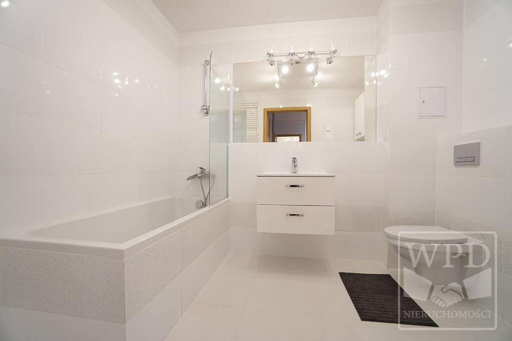 Big Apartment - Old Town - 3 Rooms - Private Parking Breslavia Esterno foto