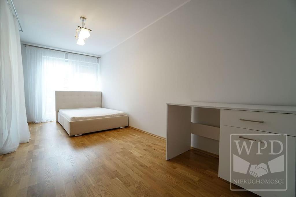 Big Apartment - Old Town - 3 Rooms - Private Parking Breslavia Esterno foto